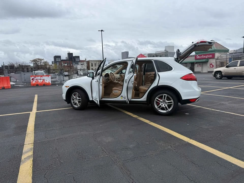 2013 Porsche 958 Cayenne - Image 12 of 18