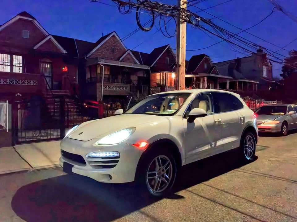 2013 Porsche 958 Cayenne - Image 14 of 18