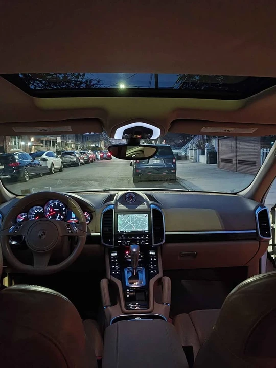 2013 Porsche 958 Cayenne - Image 9 of 18