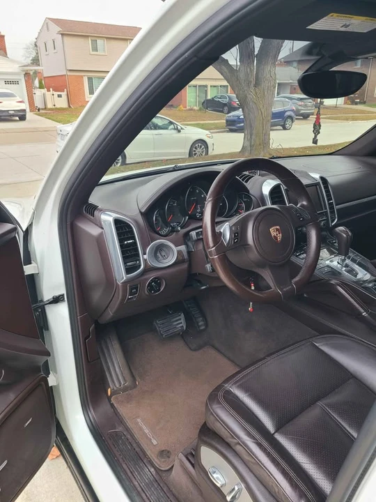 2013 Porsche 958 Cayenne - Image 10 of 11