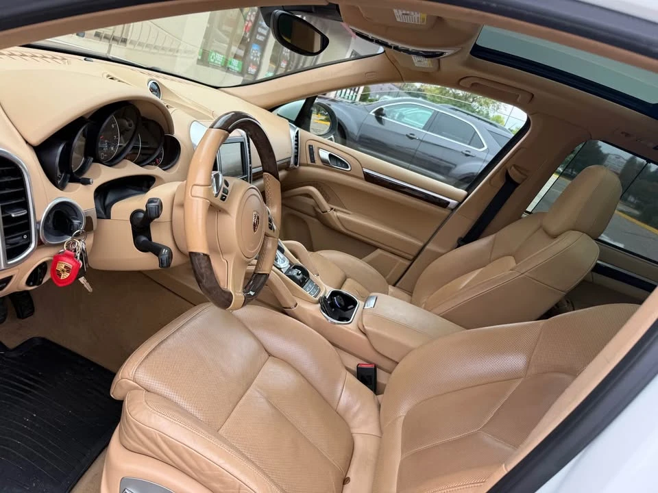 2013 Porsche 958 Cayenne - Image 8 of 9