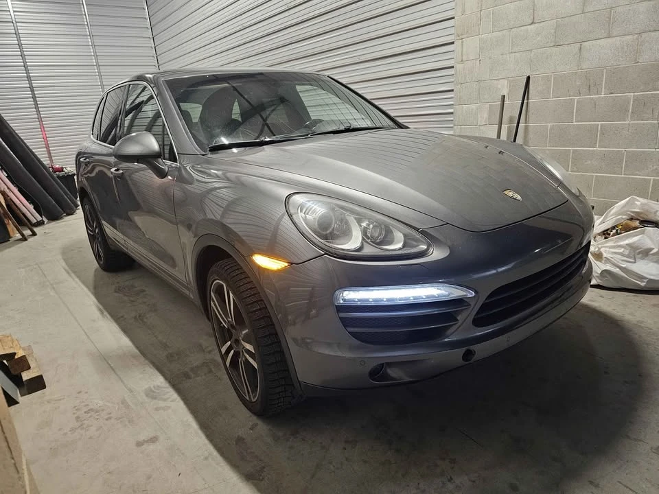 2013 Porsche 958 Cayenne - Image 2 of 12