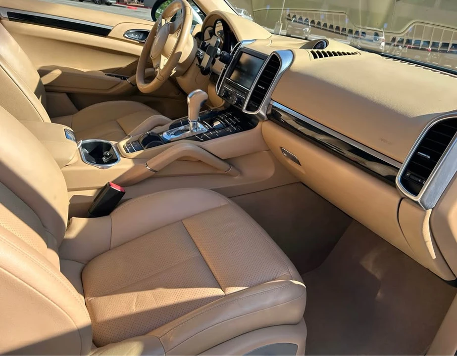 2013 Porsche 958 Cayenne - Image 6 of 8