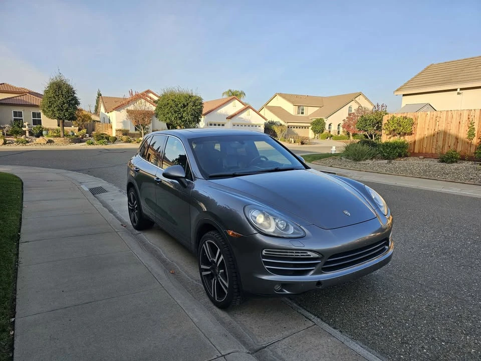 2013 Porsche 958 Cayenne - Image 2 of 10