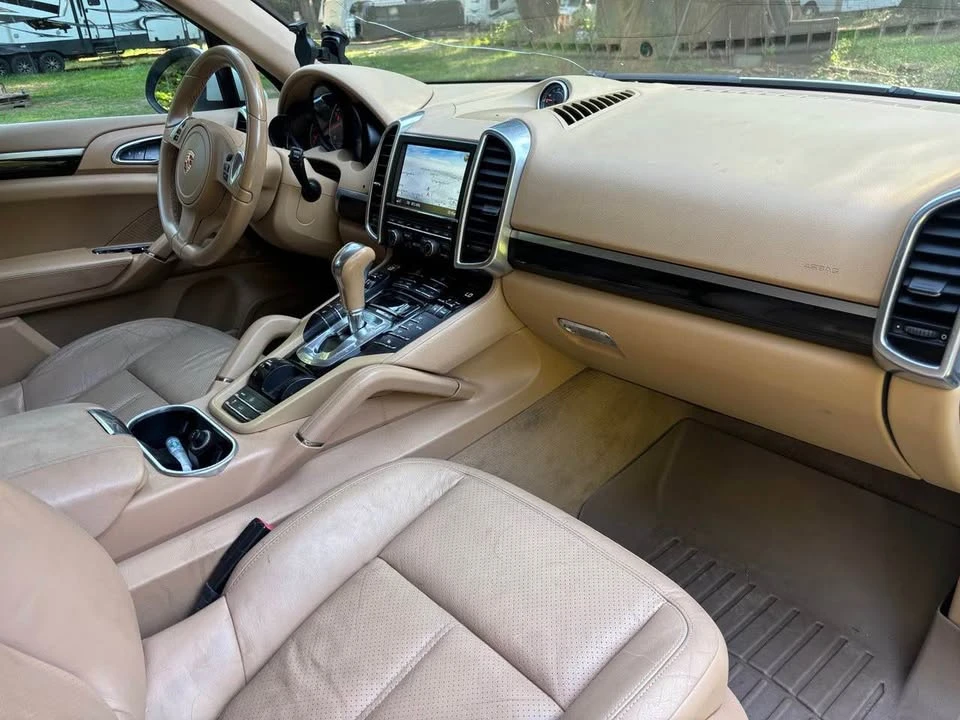 2013 Porsche 958 Cayenne - Image 9 of 10