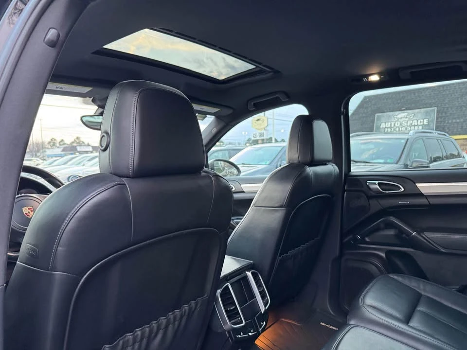 2013 Porsche 958 Cayenne - Image 9 of 19