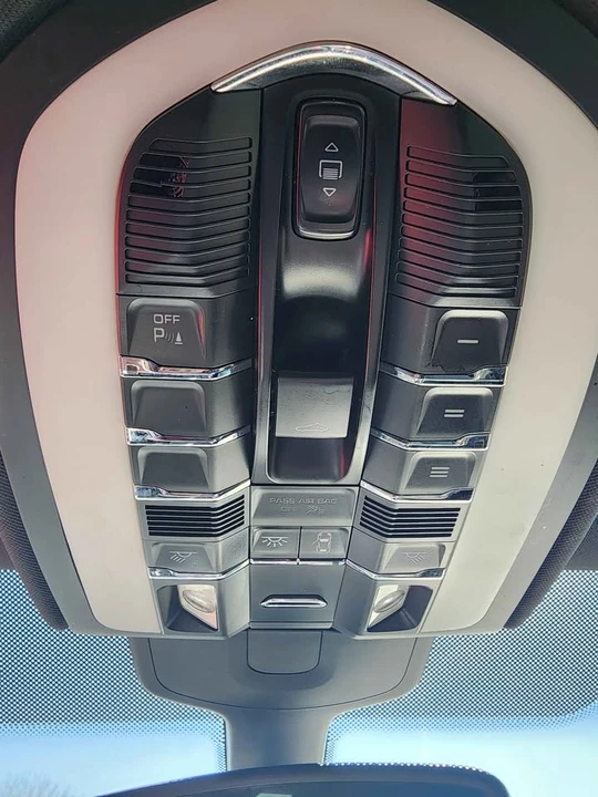 2013 Porsche 958 Cayenne - Image 12 of 14