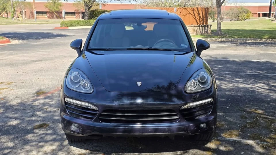 2013 Porsche 958 Cayenne - Image 2 of 11