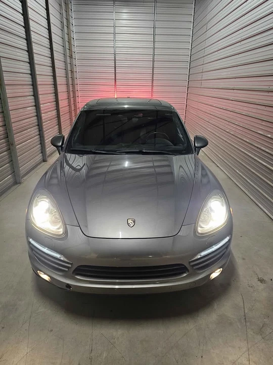 2013 Porsche 958 Cayenne - Image 2 of 12
