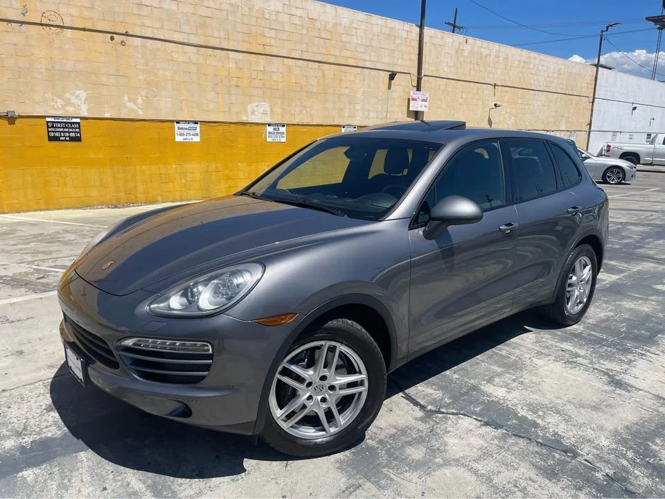 2013 Porsche 958 Cayenne - Image 2 of 16