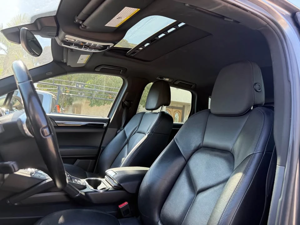2013 Porsche 958 Cayenne - Image 10 of 16