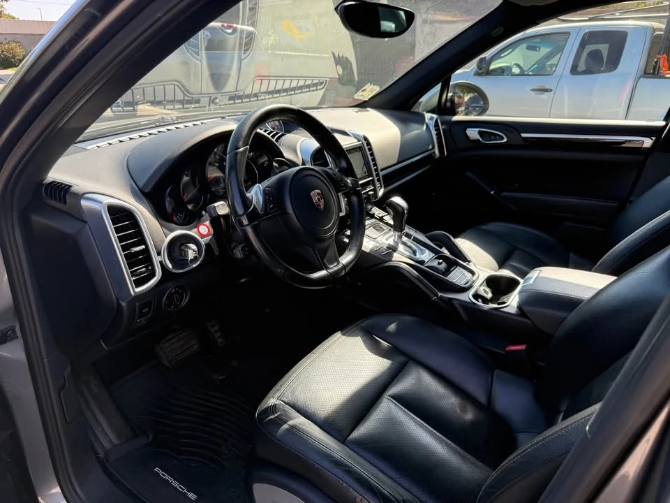 2013 Porsche 958 Cayenne - Image 9 of 16