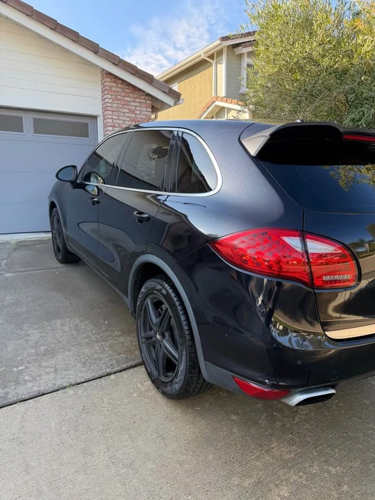 2013 Porsche 958 Cayenne - Image 3 of 12