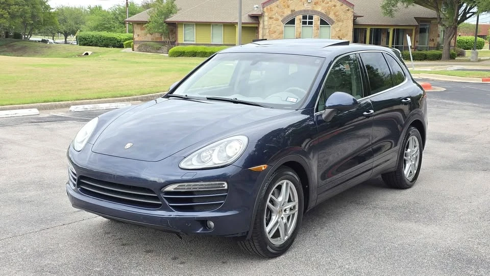 2013 Porsche 958 Cayenne - Image 2 of 14