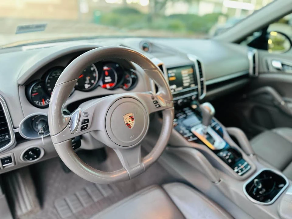 2013 Porsche 958 Cayenne - Image 3 of 18