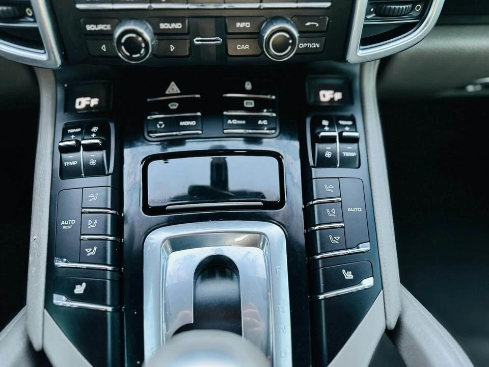 2013 Porsche 958 Cayenne - Image 19 of 20
