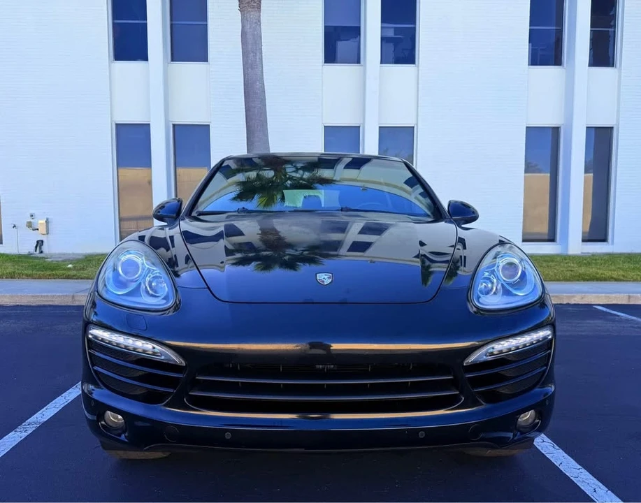 2013 Porsche 958 Cayenne Turbo - Image 2 of 20