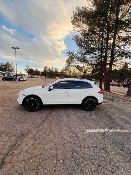 2013 Porsche 958 Cayenne Turbo - Image 2 of 19