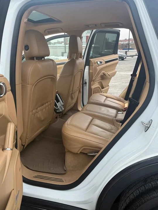 2013 Porsche 958 Cayenne - Image 10 of 18