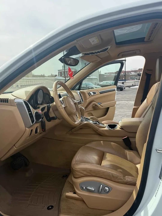 2013 Porsche 958 Cayenne - Image 14 of 18