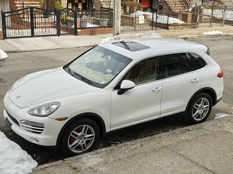 2013 Porsche 958 Cayenne - Image 16 of 18