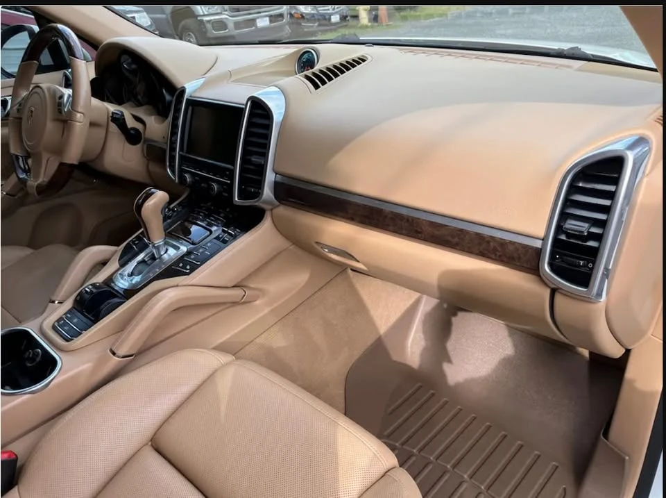 2013 Porsche 958 Cayenne S - Image 9 of 14