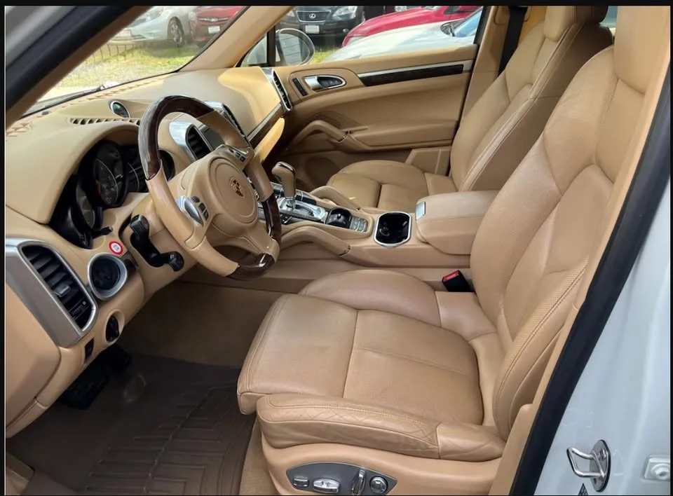 2013 Porsche 958 Cayenne S - Image 10 of 14