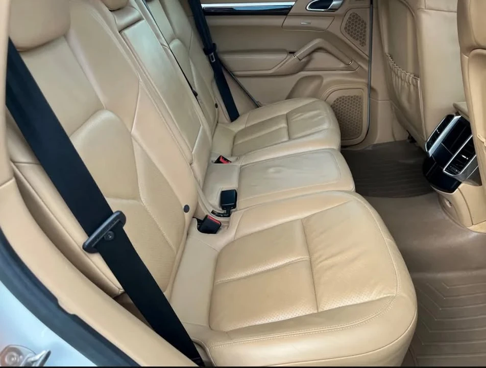 2013 Porsche 958 Cayenne S - Image 8 of 14