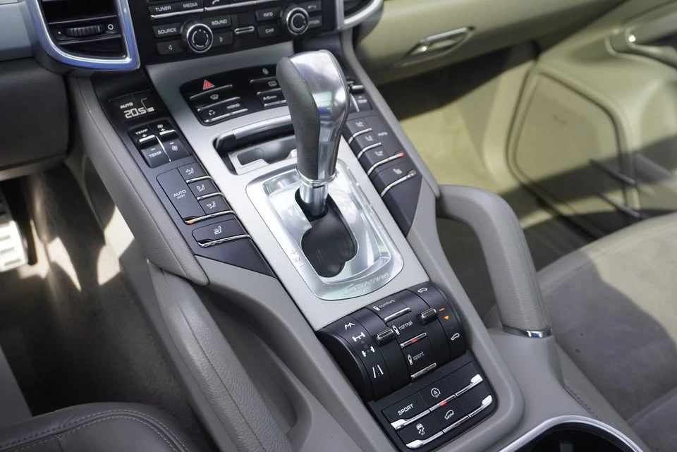 2013 Porsche 958 Cayenne GTS - Image 13 of 20