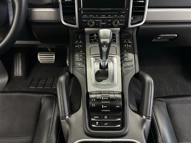2013 Porsche 958 Cayenne GTS - Image 17 of 20