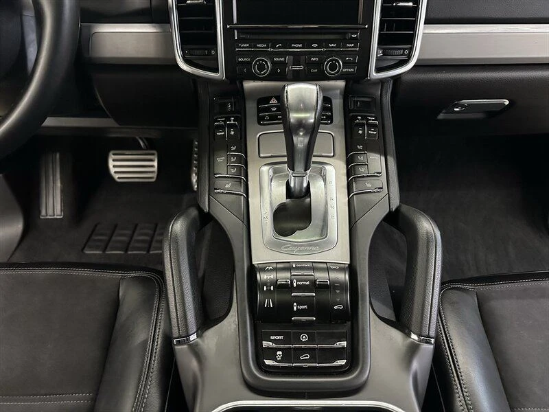2013 Porsche 958 Cayenne GTS - Image 17 of 20