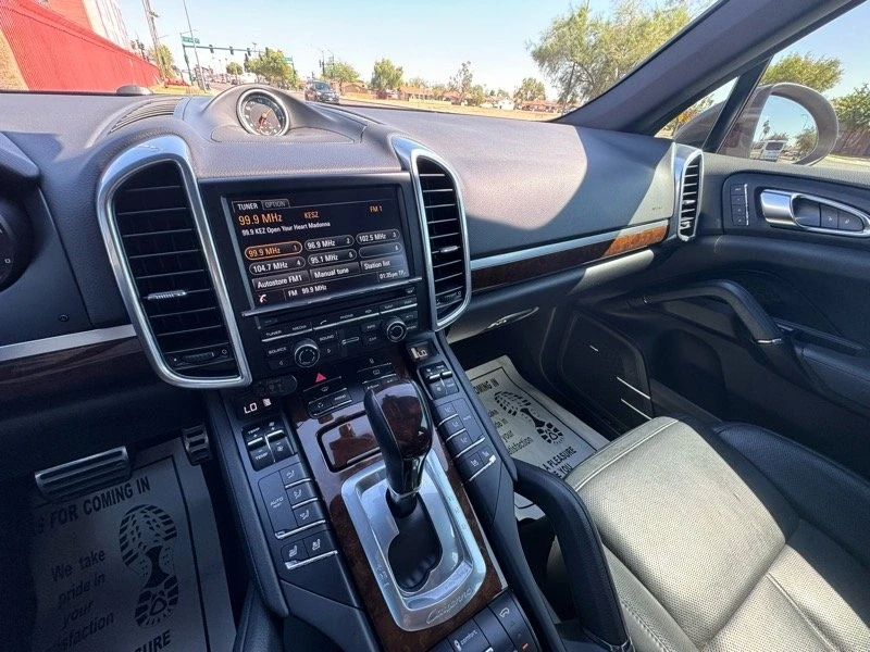2013 Porsche 958 Cayenne S - Image 9 of 12