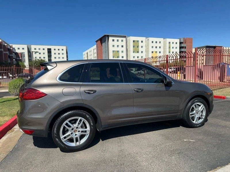 2013 Porsche 958 Cayenne S - Image 5 of 12
