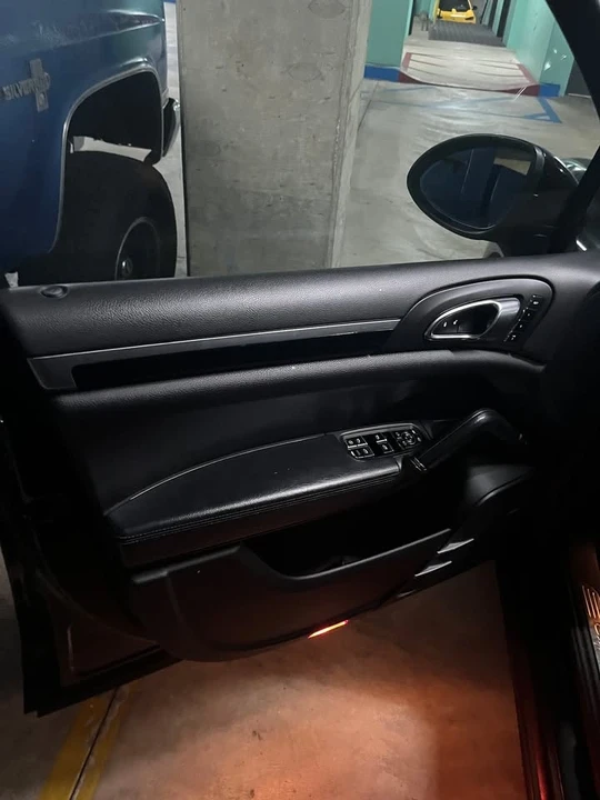 2013 Porsche 958 Cayenne S - Image 4 of 11