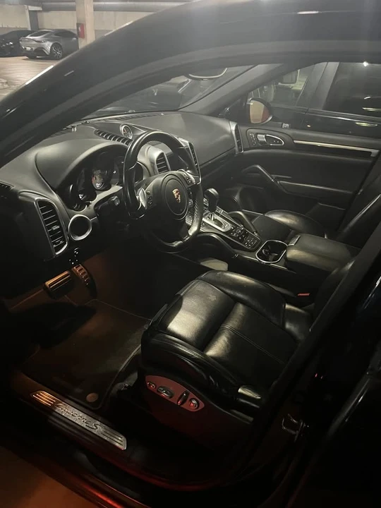 2013 Porsche 958 Cayenne S - Image 3 of 11