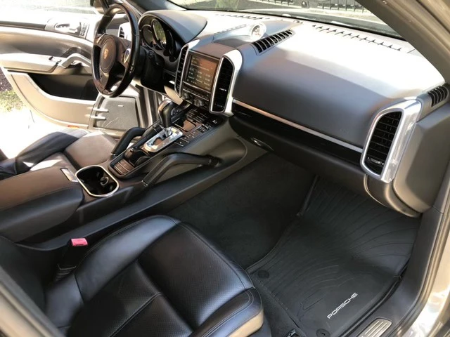 2013 Porsche 958 Cayenne S - Image 12 of 19