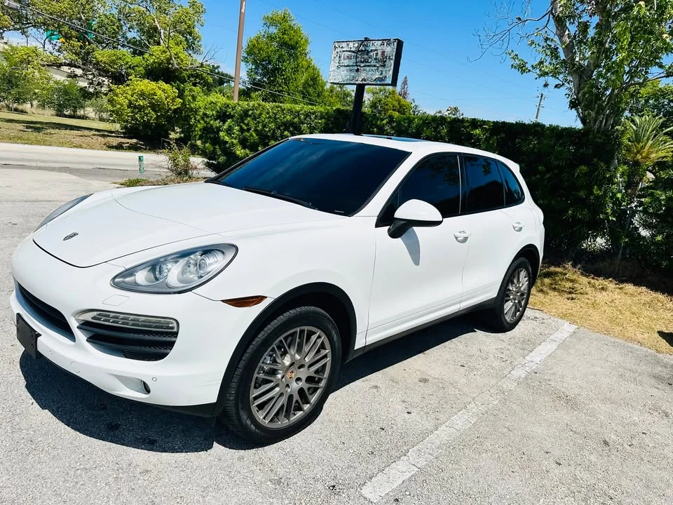 2013 Porsche 958 Cayenne S - Image 2 of 20