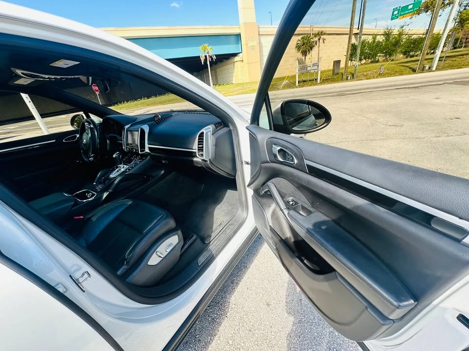 2013 Porsche 958 Cayenne S - Image 13 of 20