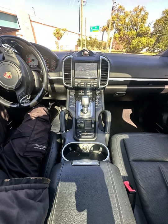 2013 Porsche 958 Cayenne S - Image 12 of 20