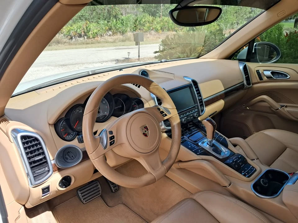 2013 Porsche 958 Cayenne S - Image 13 of 17