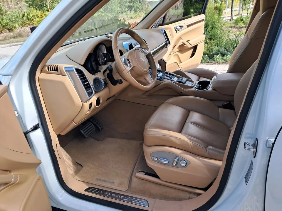 2013 Porsche 958 Cayenne S - Image 6 of 17