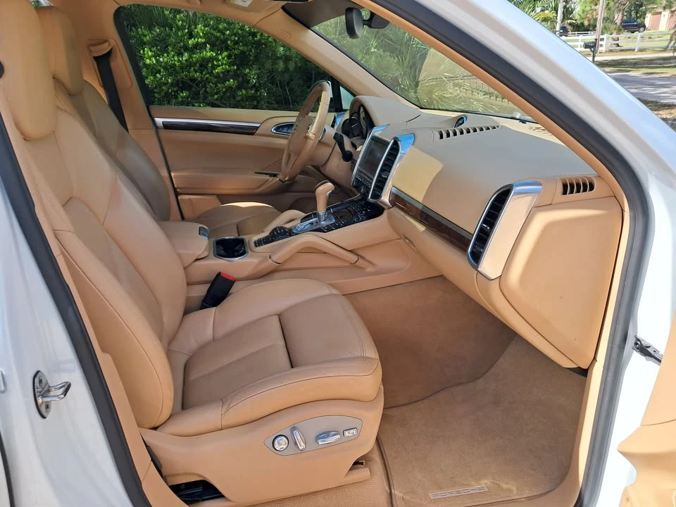 2013 Porsche 958 Cayenne S - Image 17 of 17