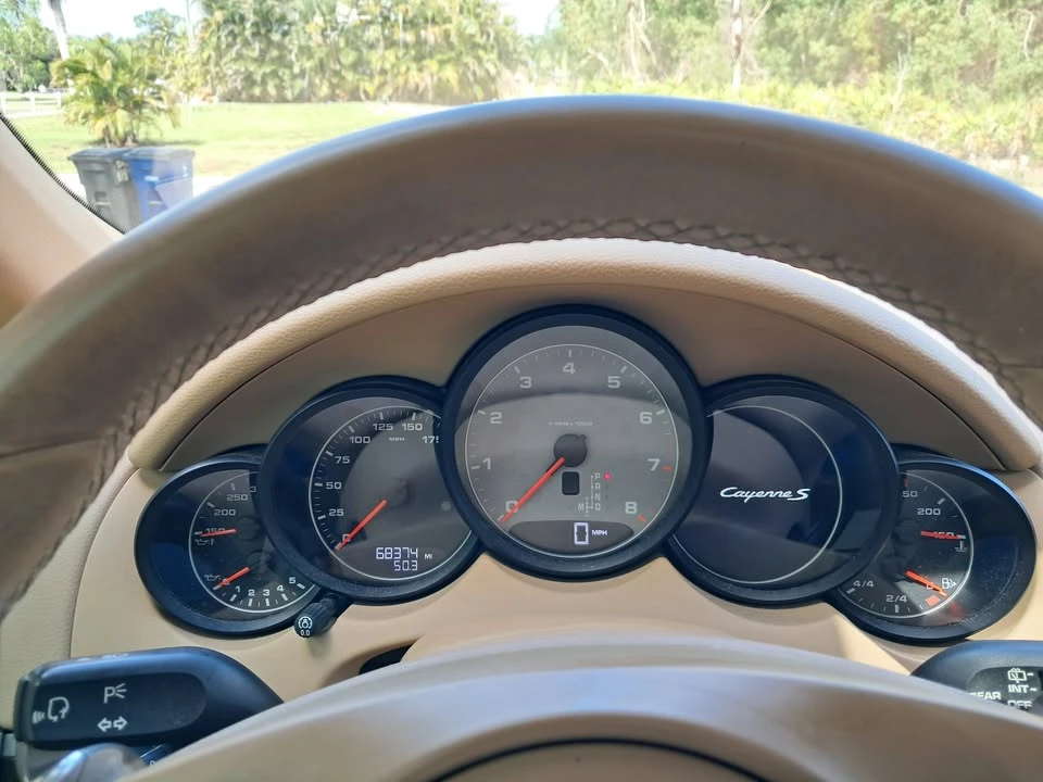 2013 Porsche 958 Cayenne S - Image 10 of 17