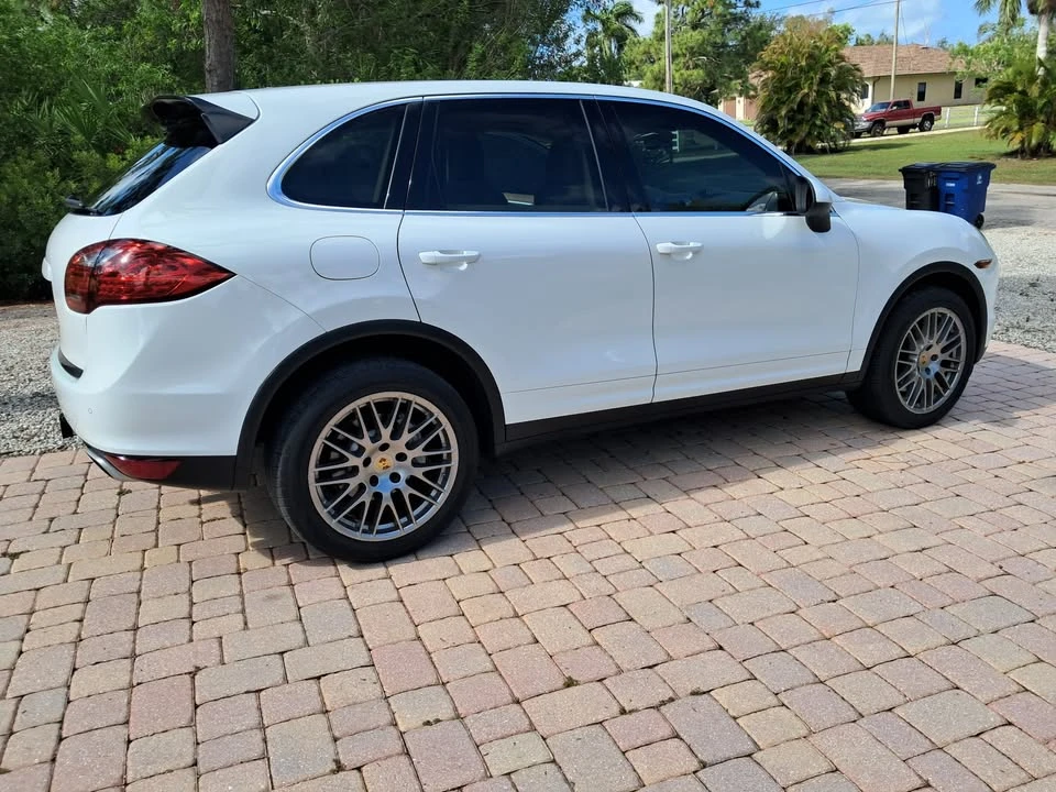 2013 Porsche 958 Cayenne S - Image 3 of 17