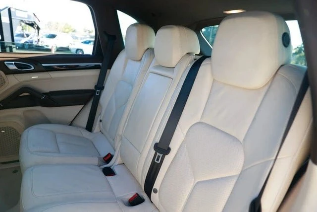 2013 Porsche 958 Cayenne S - Image 14 of 20