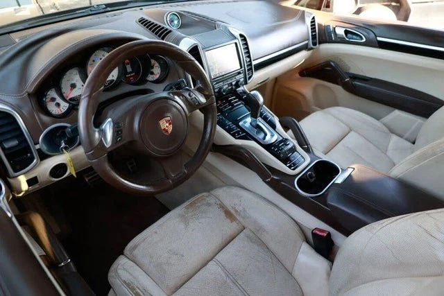 2013 Porsche 958 Cayenne S - Image 12 of 20