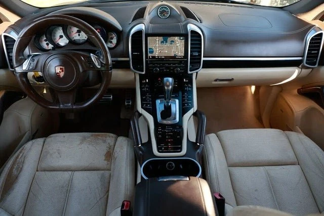 2013 Porsche 958 Cayenne S - Image 10 of 20