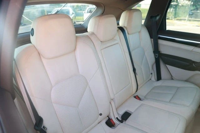 2013 Porsche 958 Cayenne S - Image 16 of 20
