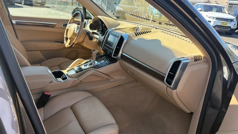 2013 Porsche 958 Cayenne S - Image 13 of 19