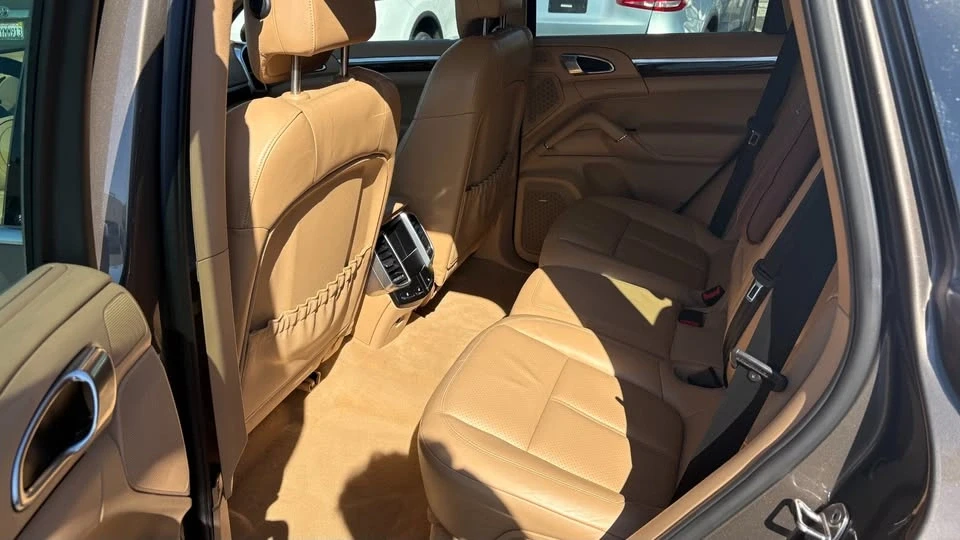 2013 Porsche 958 Cayenne S - Image 8 of 19
